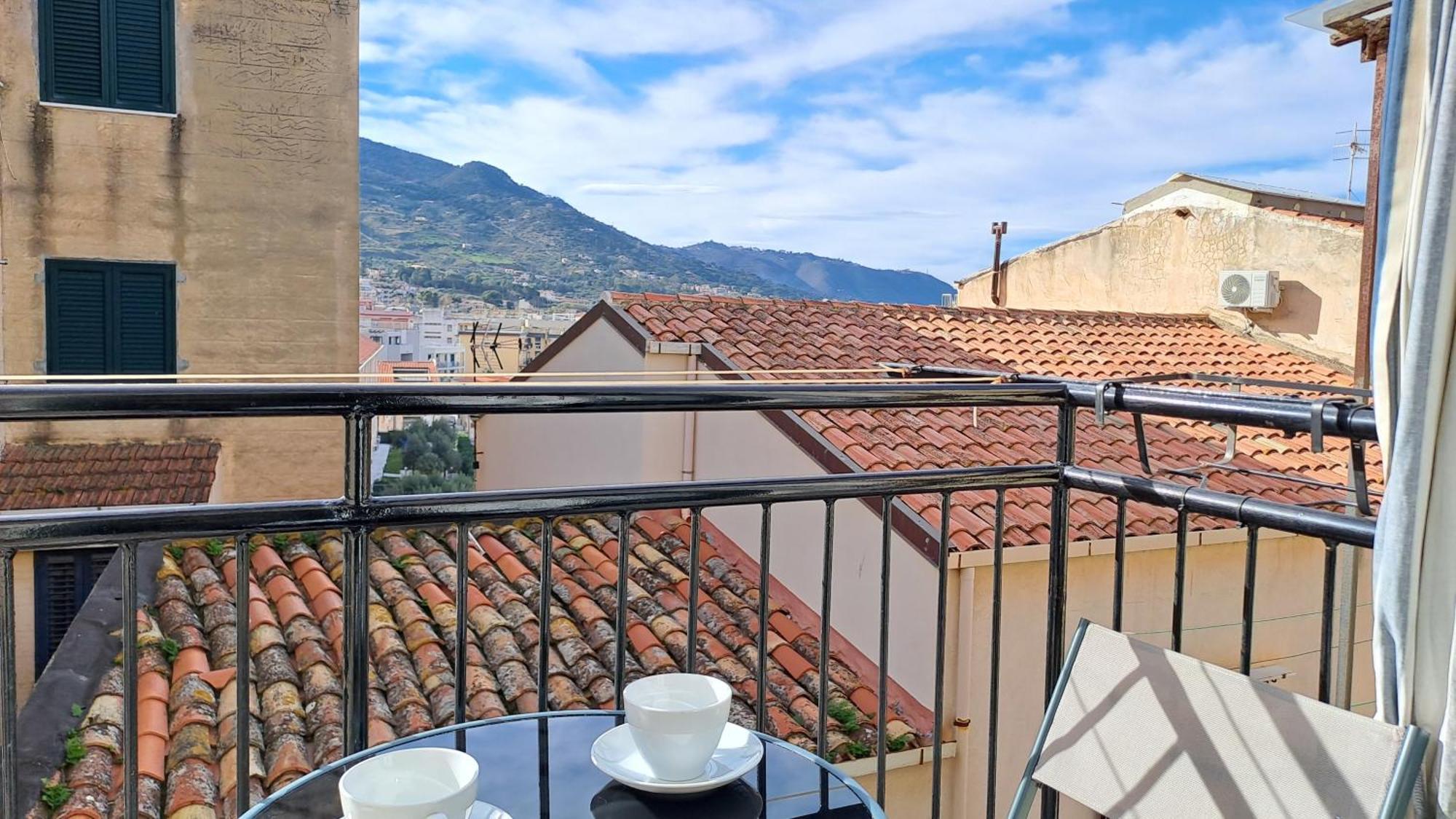 Sky Apartment By Casa In Mente Cefalu Bagian luar foto